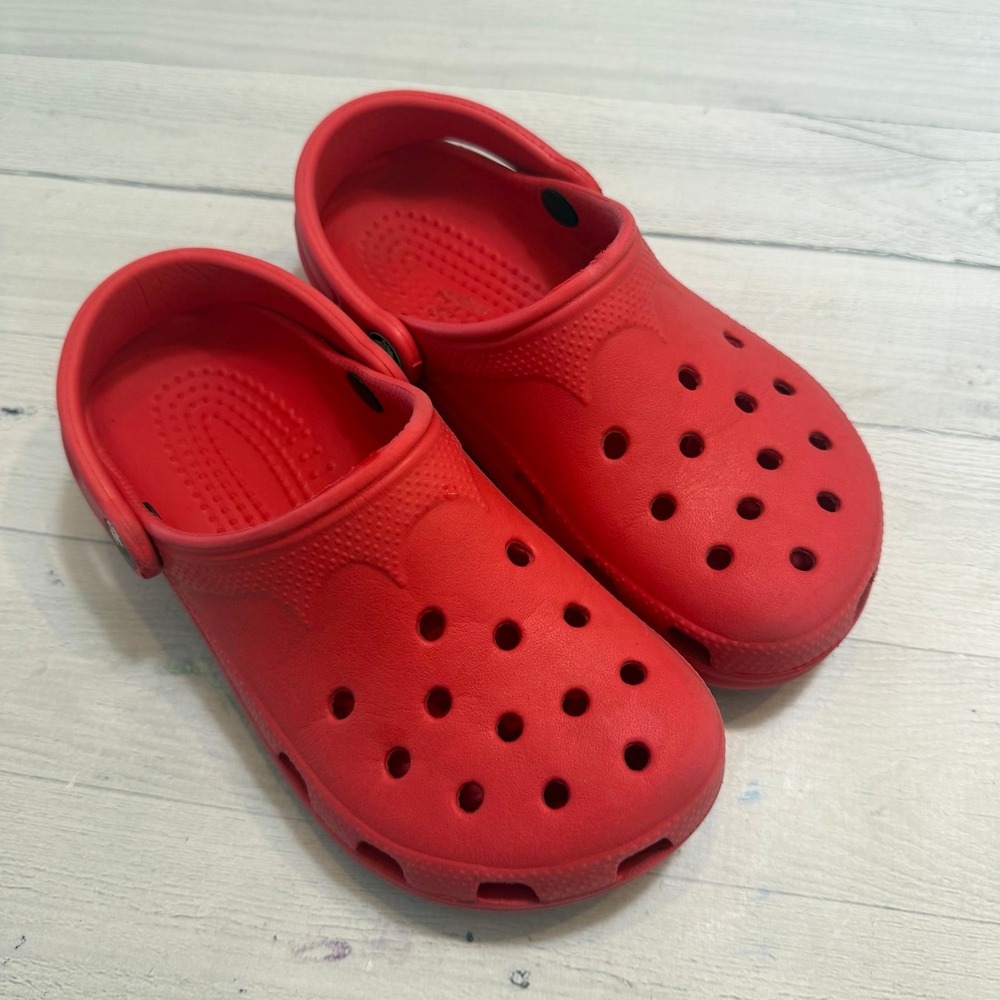 Crocs classic red slip on shoes sandals women's 4/5 Mens 2/3